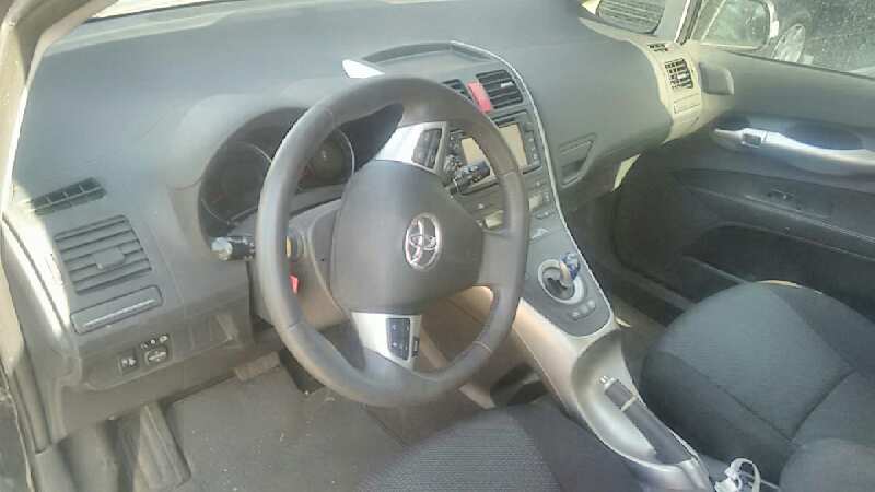 TOYOTA AURIS 2010