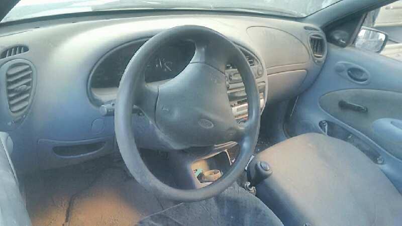 FORD FIESTA BERLINA 1995