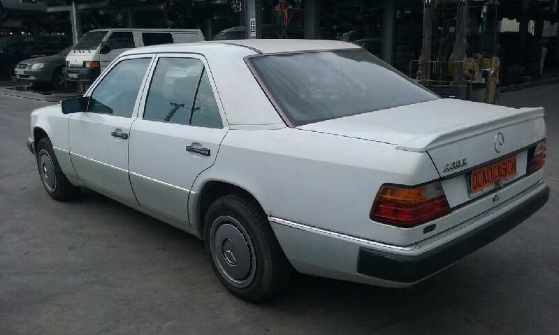 MERCEDES CLASE E (W124) BERLINA 1984