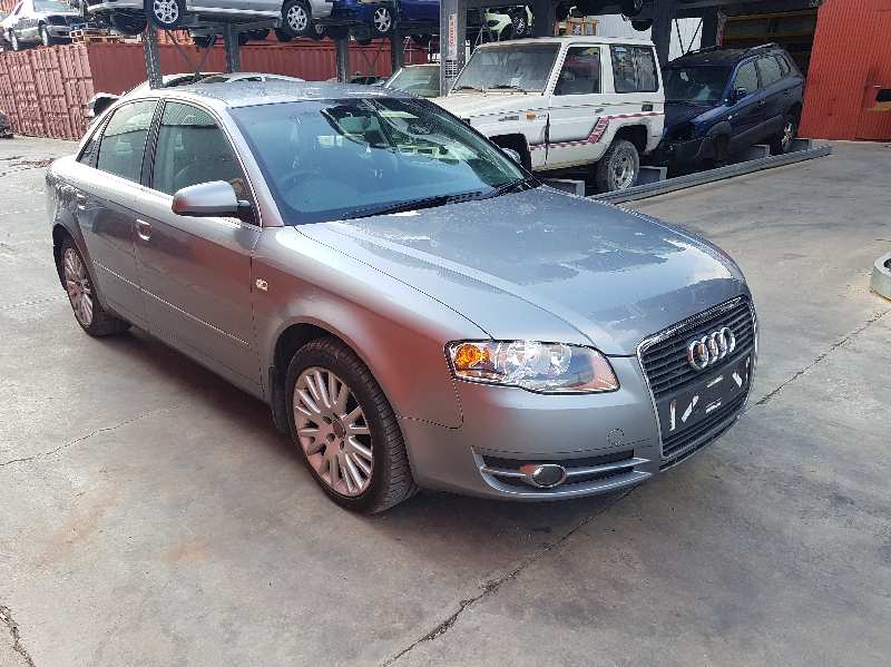 AUDI A4 BERLINA (8E) 2004