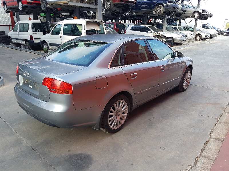 AUDI A4 BERLINA (8E) 2004