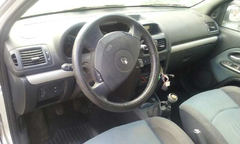 RENAULT CLIO II FASE II (B/CB0) 2001