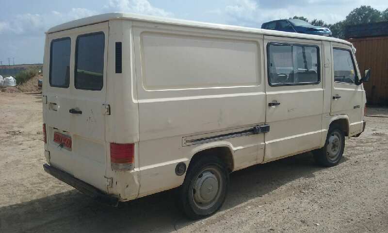 MERCEDES MB 100 D CAJA CERRADA / COMBI 1987