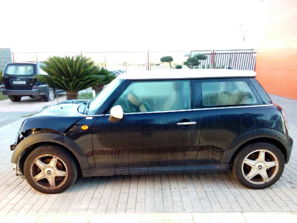 MINI MINI (R56) 2006