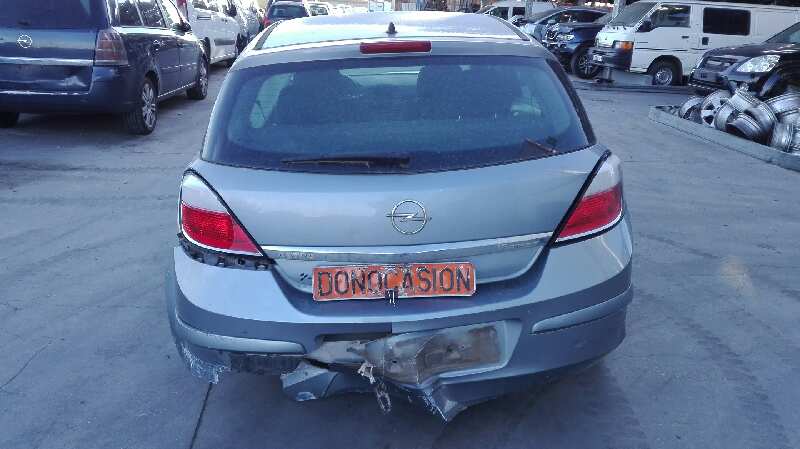 OPEL ASTRA H BERLINA 2004