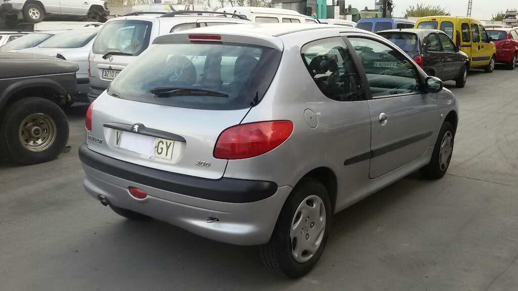 PEUGEOT 206 BERLINA 1998
