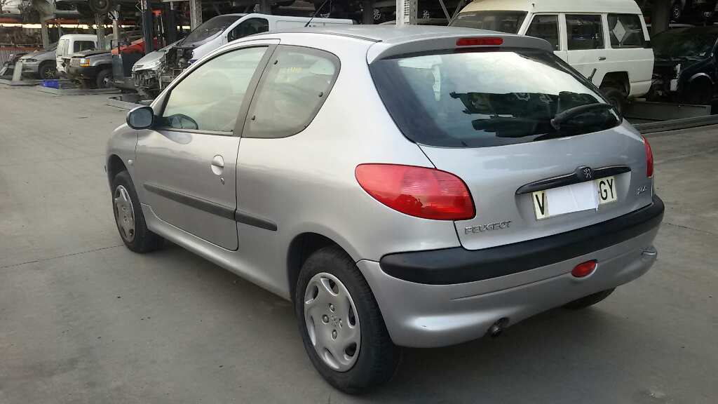 PEUGEOT 206 BERLINA 1998