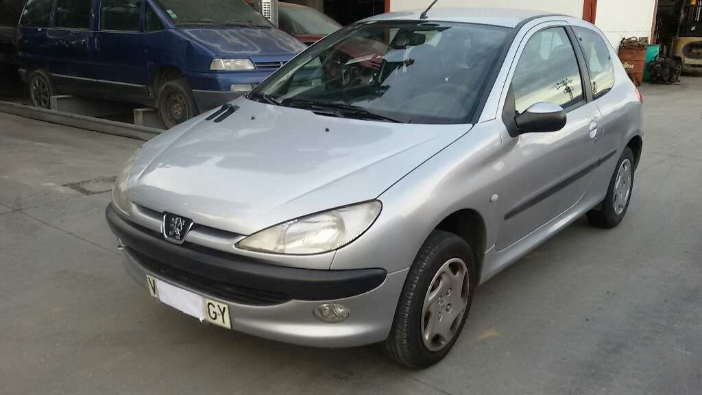 PEUGEOT 206 BERLINA 1998
