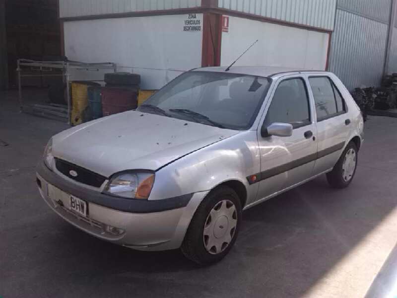 FORD FIESTA BERLINA (DX) 2000