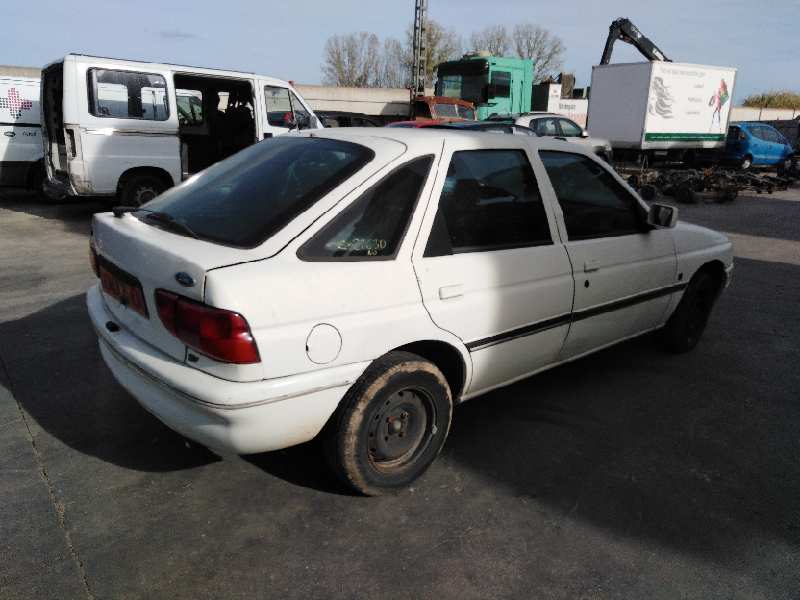 FORD ESCORT BERLINA/TURNIER 1990