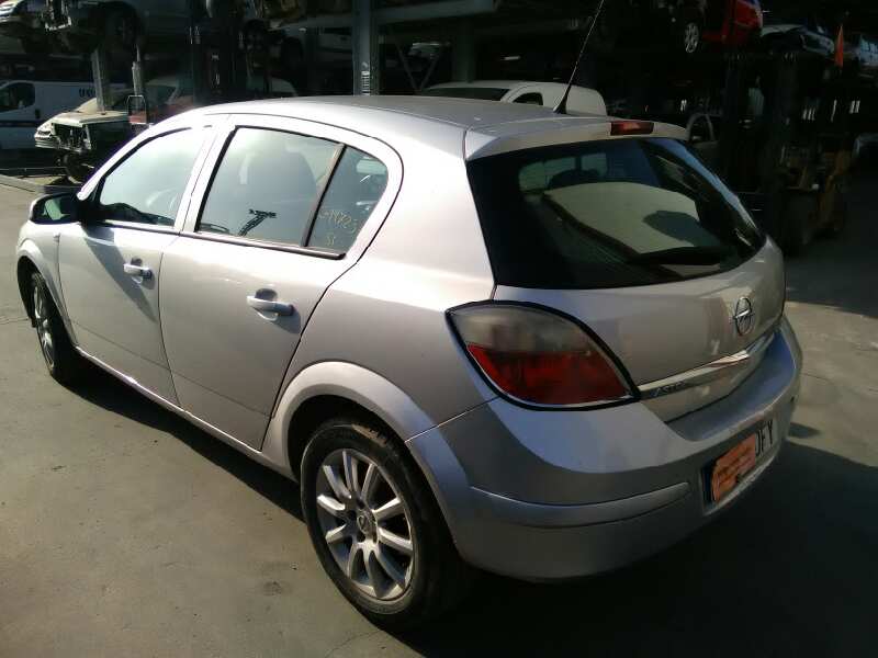 OPEL ASTRA H BERLINA 2004