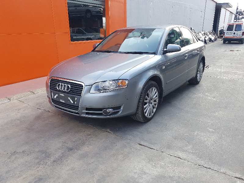 AUDI A4 BERLINA (8E) 2004