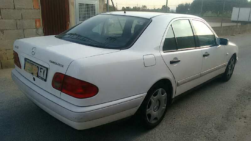 MERCEDES CLASE E (W210) BERLINA DIESEL 1997