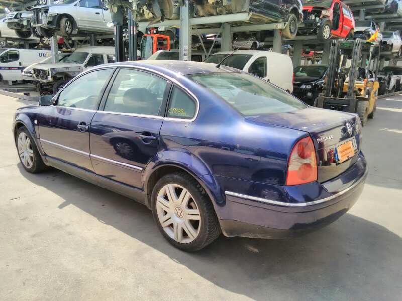 VOLKSWAGEN PASSAT BERLINA (3B3) 2000