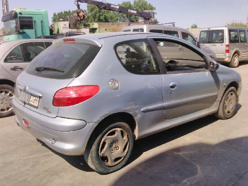 PEUGEOT 206 BERLINA 1998